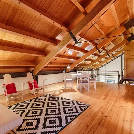Вилла Sleeps 6 With Pool And Wifi