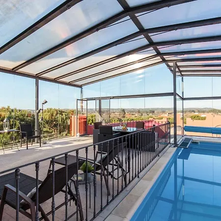 Sleeps 6 With Pool And Wifi Вилла *