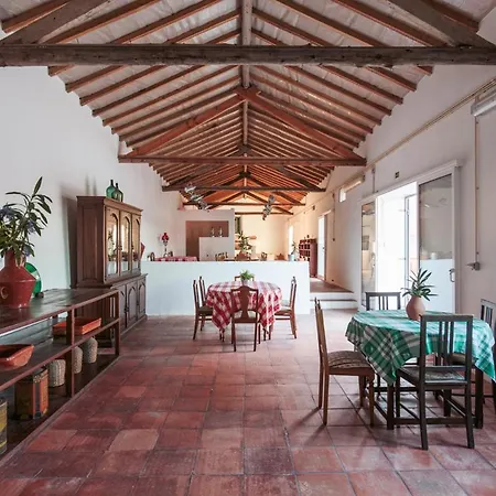 Sleeps 6 With Pool And Wifi * Alfeizerao