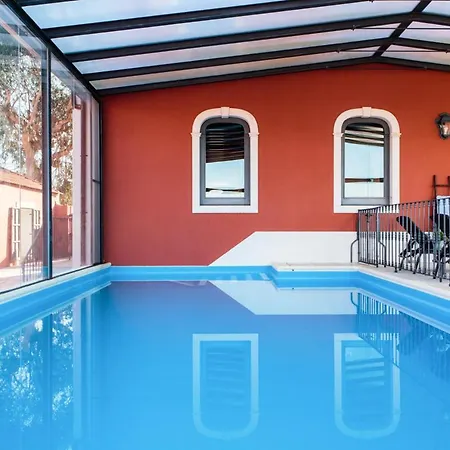 Sleeps 6 With Pool And Wifi Вилла *