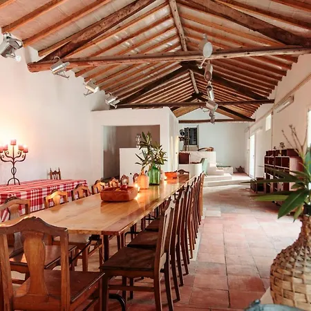 Sleeps 6 With Pool And Wifi Вилла Alfeizerao