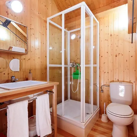 Sleeps 6 With Pool And Wifi *